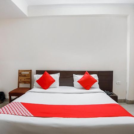 Hotel O Av Residency Near Botanic Garden Of Indian Republic Нойда Экстерьер фото
