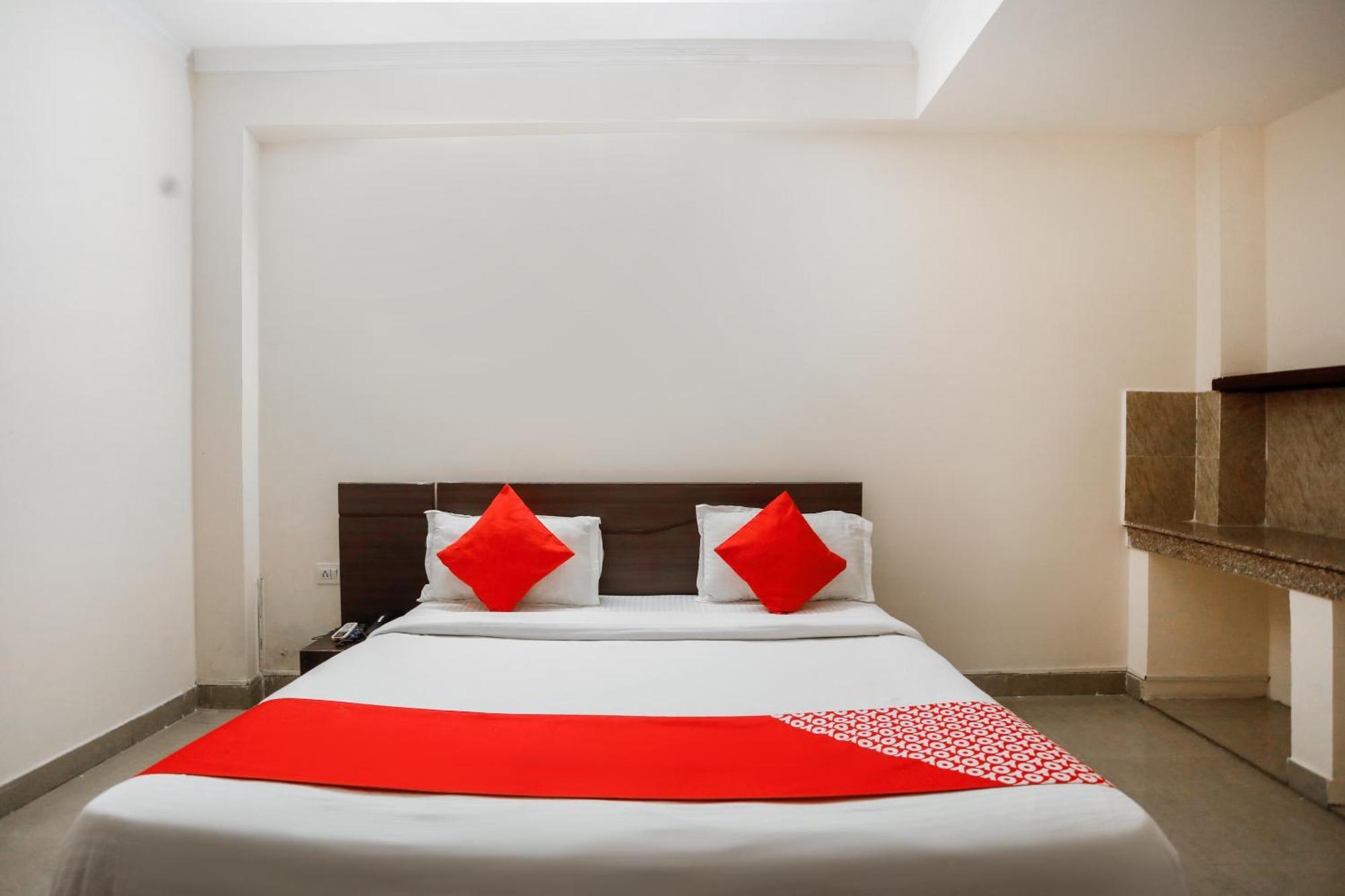 Hotel O Av Residency Near Botanic Garden Of Indian Republic Нойда Экстерьер фото
