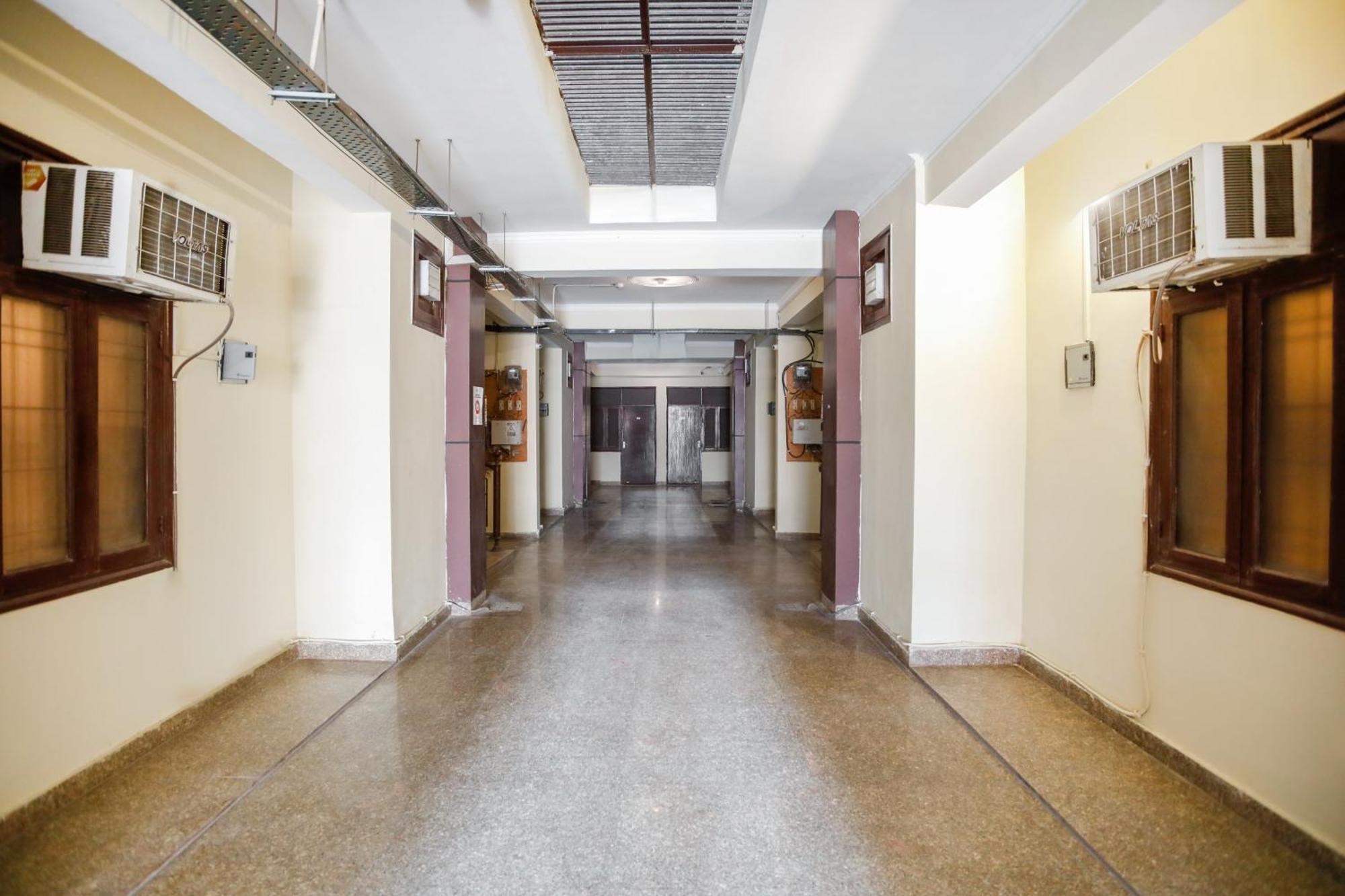 Hotel O Av Residency Near Botanic Garden Of Indian Republic Нойда Экстерьер фото