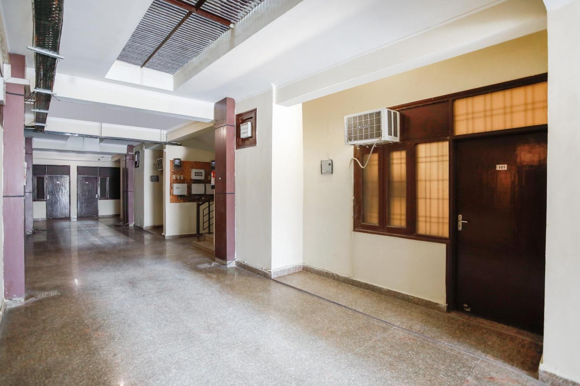 Hotel O Av Residency Near Botanic Garden Of Indian Republic Нойда Экстерьер фото