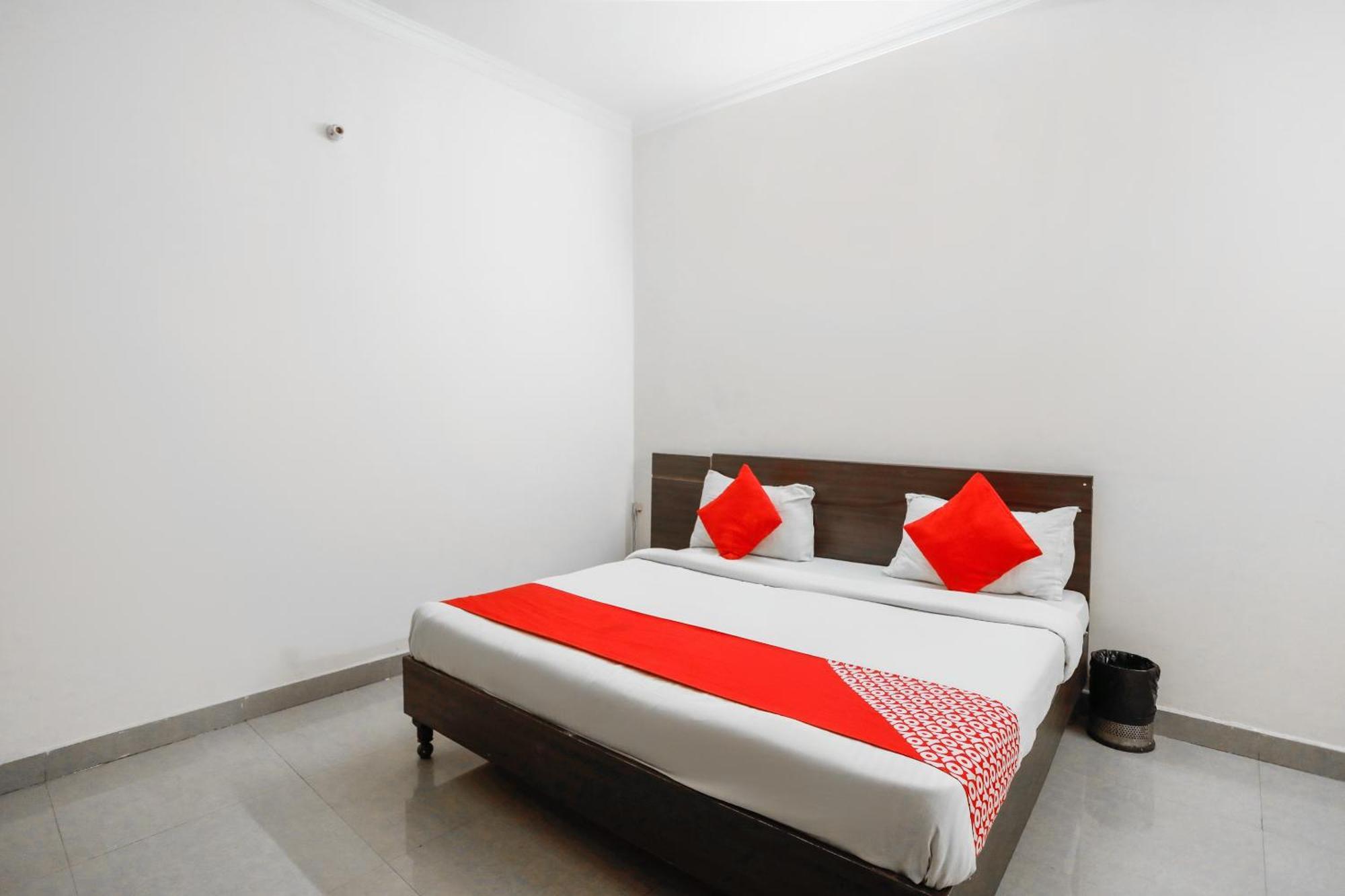 Hotel O Av Residency Near Botanic Garden Of Indian Republic Нойда Экстерьер фото